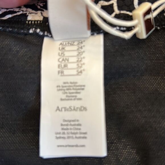 ArteSands black white floral high waist rouched swim bottoms Size 20 New - Picture 7 of 10